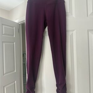 Beyond Yoga Plum Ruched Leggings
